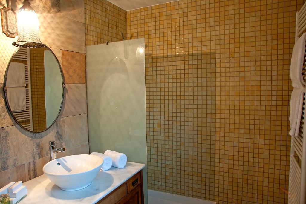 El Jardin De Vikera Hostal San Andrés de Montejos Habitación foto