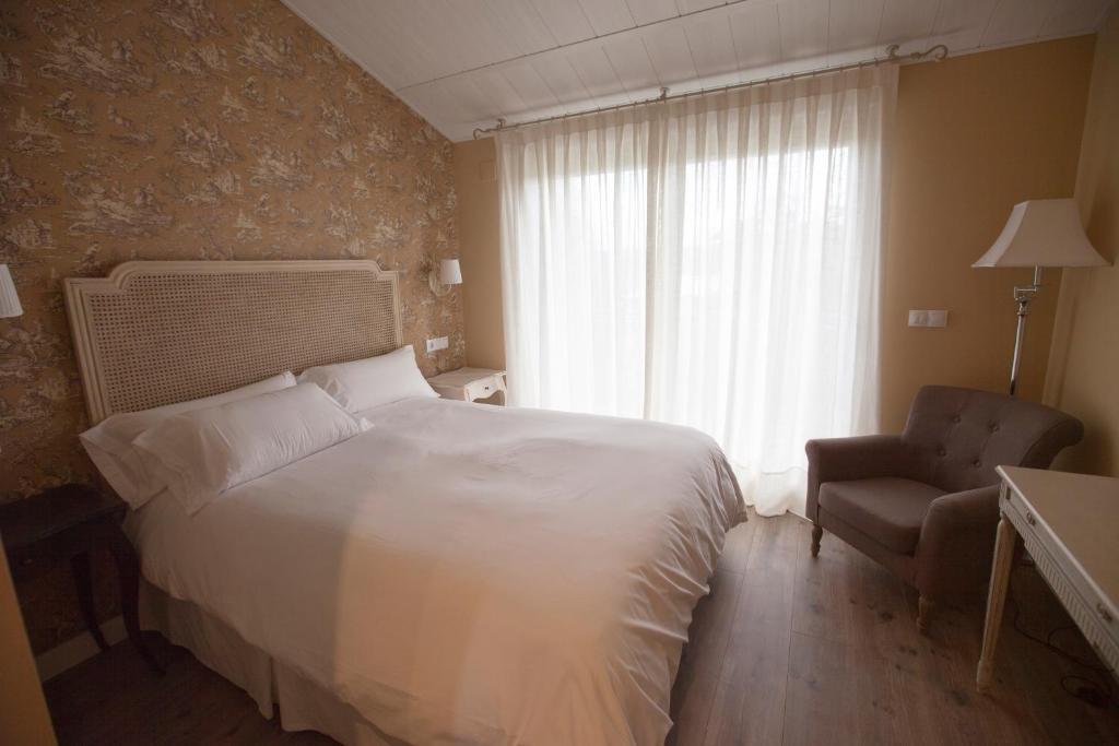 El Jardin De Vikera Hostal San Andrés de Montejos Habitación foto